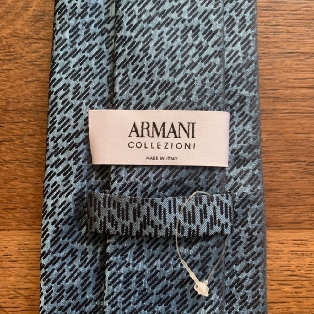 Armani Collezioni Blue Textured Slim Silk Tie NWOT